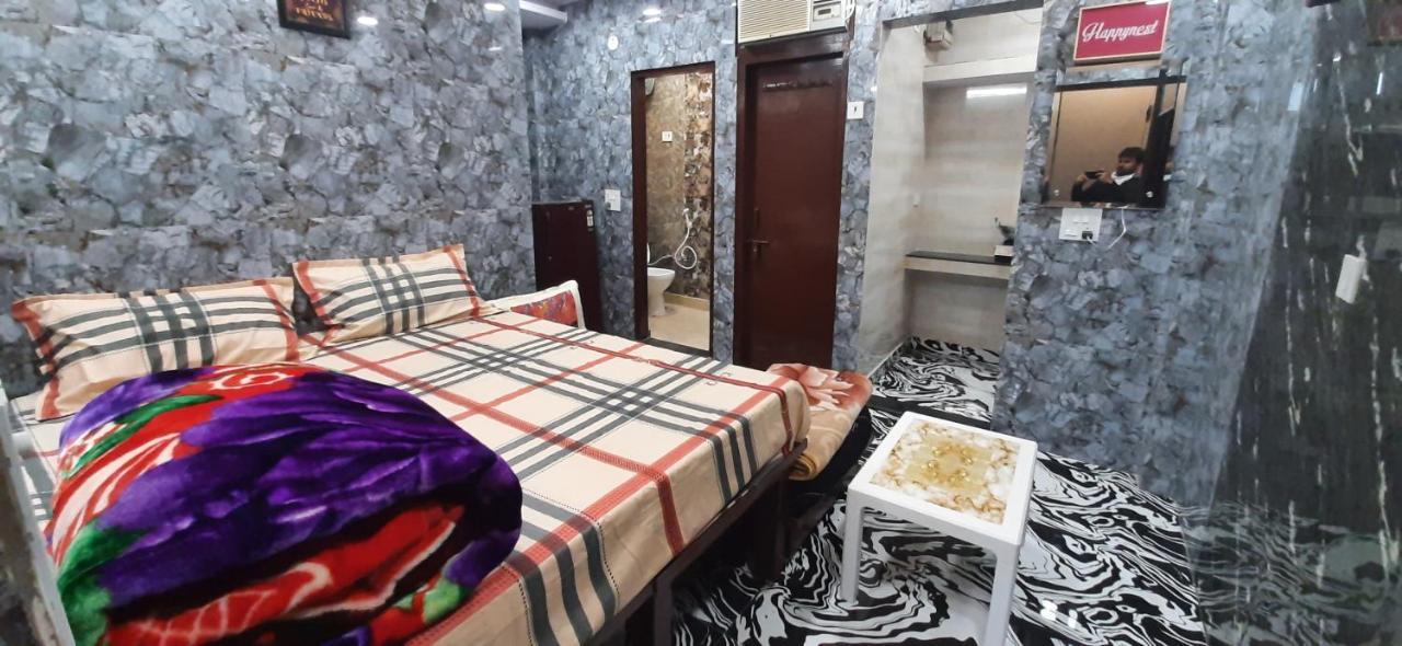Aggarwal Luxury Room With Private Kitchen Washroom And Balcony Along With Fridge, Ac, Android Tv, Wifi In Main Lajpat Nagar New Delhi Extérieur photo
