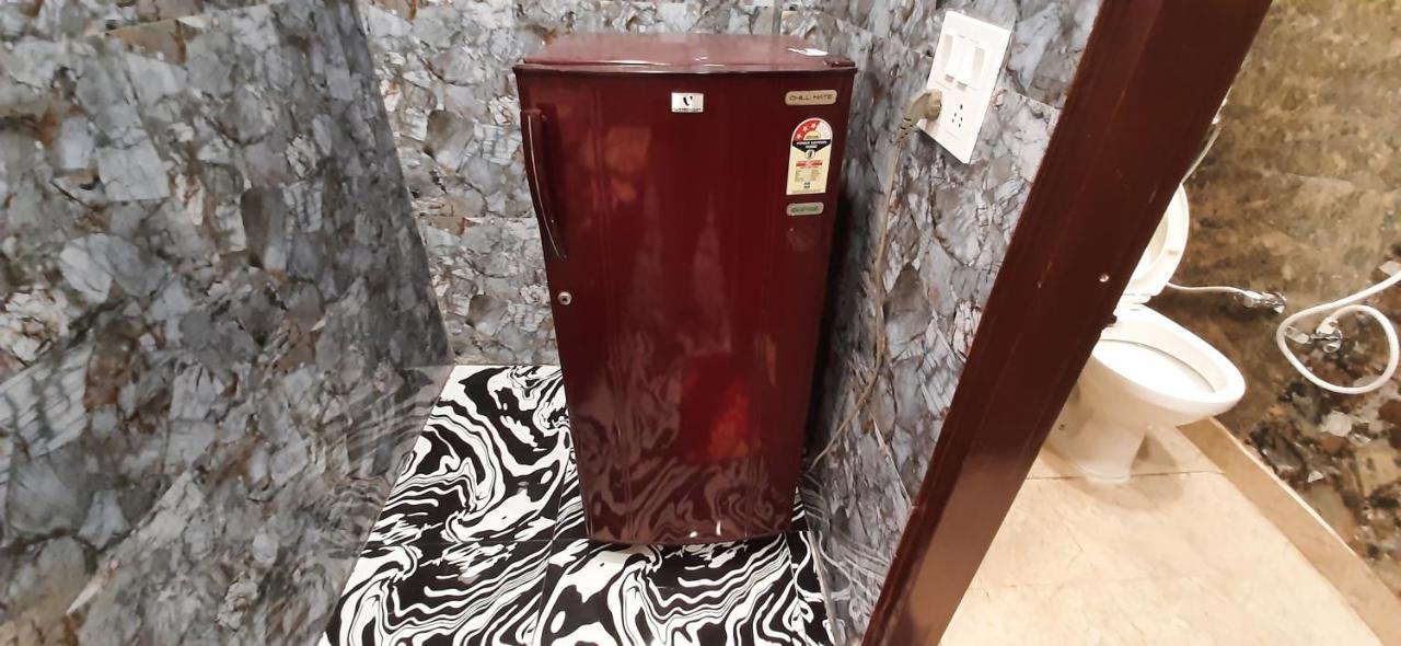 Aggarwal Luxury Room With Private Kitchen Washroom And Balcony Along With Fridge, Ac, Android Tv, Wifi In Main Lajpat Nagar New Delhi Extérieur photo